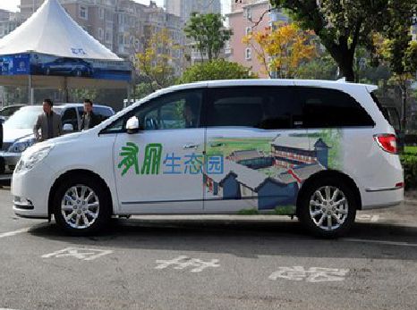 建宁户外车贴喷绘如何保持效果?